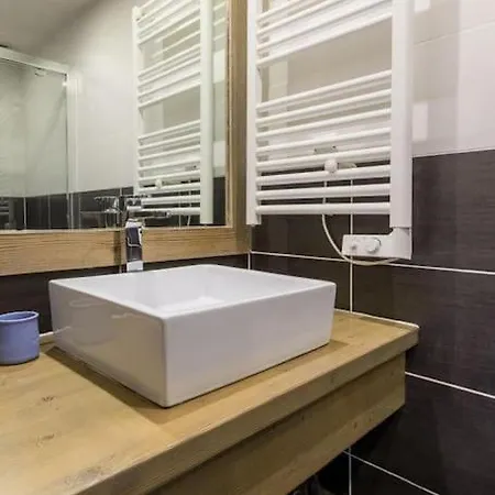 Bio Corti 6p. 3 Ch Proche Pistes/commerces شقة